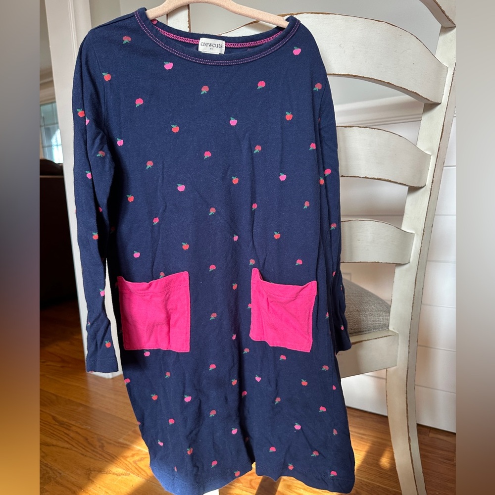 Crewcuts size 6 adorable Apple dress.
